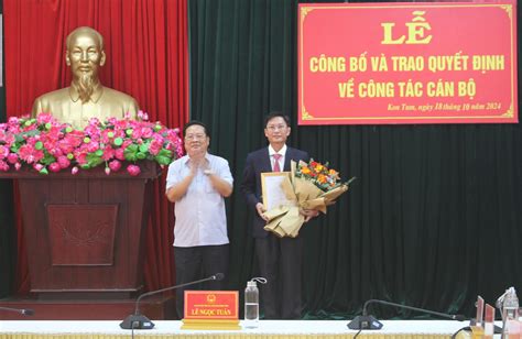  Bún Chả: Uma Sinfonia Explosiva de Sabores Frescos e Carnes Grelhadas em Exuberante Êxito